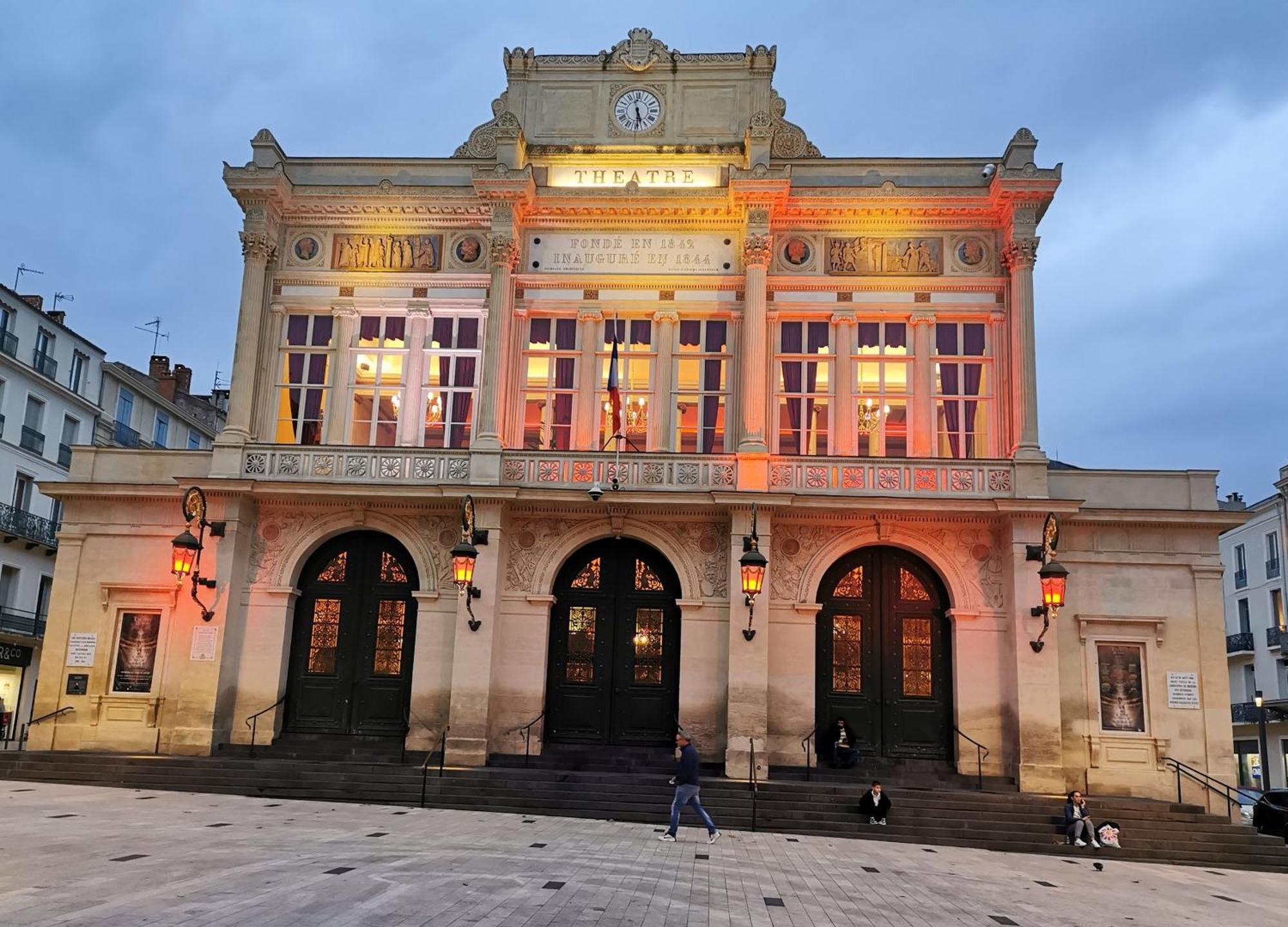 Confortable Appart 1Er Etage Centre Ville Netflix Μπεζιέ Εξωτερικό φωτογραφία